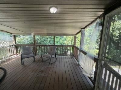 Photo 5 of 18 of home located at 29760 Meadow Lane Gibraltar, MI 48173