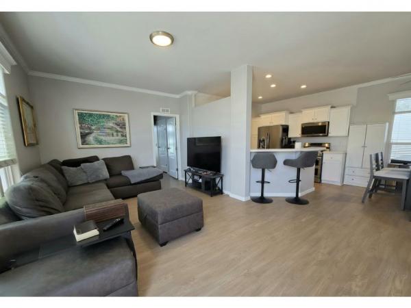 2015 Fleetwood Crownpointe Xtreme 220PX24564A Manufactured Home