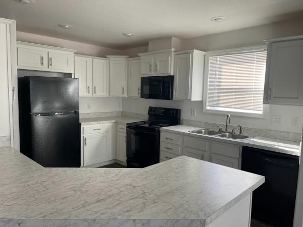 2022 Clayton Homes Inc Express Mobile Home