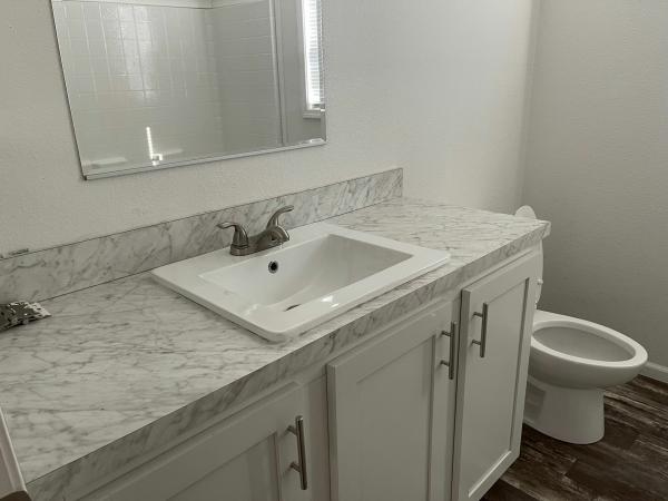 2022 Clayton Homes Inc Express Mobile Home