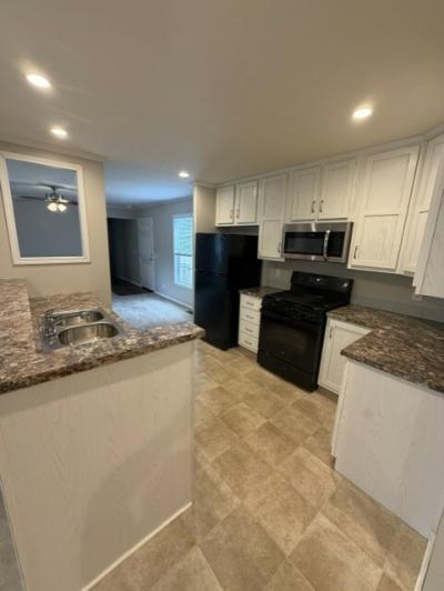Photo 5 of 6 of home located at 2044 Ironwood East Ct Muskegon, MI 49442