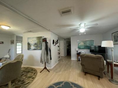 Photo 4 of 20 of home located at 13048 Lemon Avenue Grand Island, FL 32735
