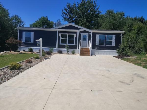 Photo 1 of 2 of home located at 2726 Congress Drive SW #155 Canton, OH 44706