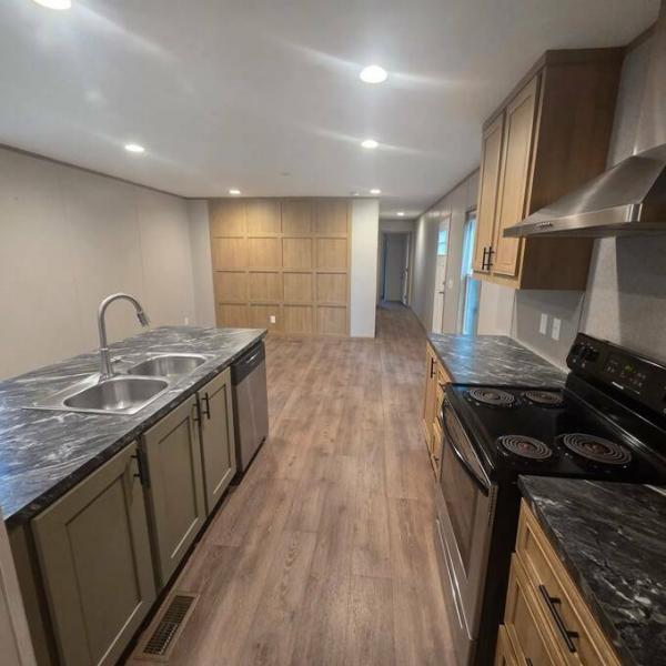 2022 76CEJ16663AH22  Home