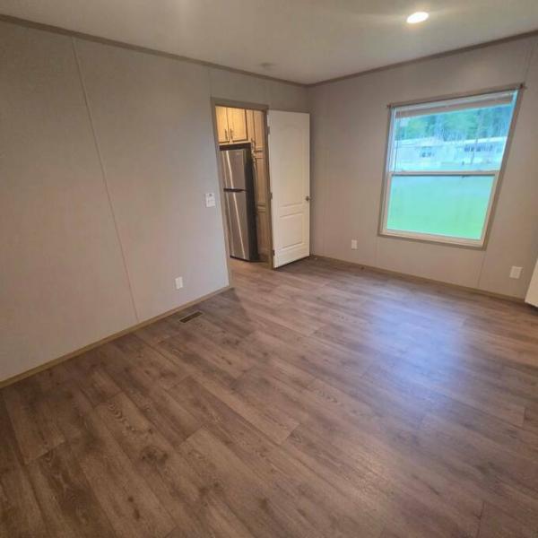 2022 76CEJ16663AH22  Home