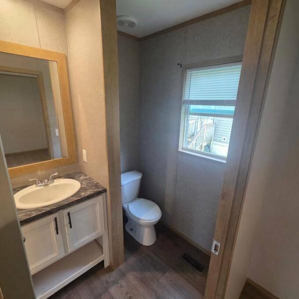 2022 76CEJ16663AH22  Home