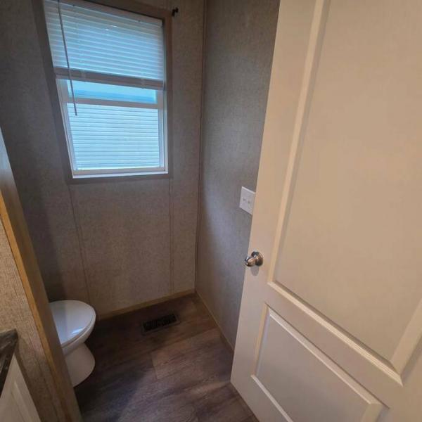 2022 76CEJ16663AH22  Home