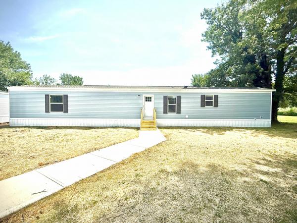 Photo 1 of 2 of home located at 6509 Mills Avenue Lot 566 Indianapolis, IN 46241