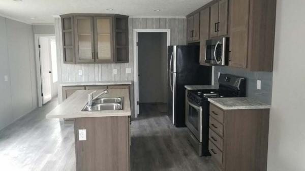 Photo 1 of 2 of home located at 3501 Ridgely Rd., Lot #38 Lot Fr38 Springfield, IL 62702