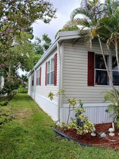 Photo 3 of 32 of home located at 9925 Ulmerton Road, #305 Largo, FL 33771