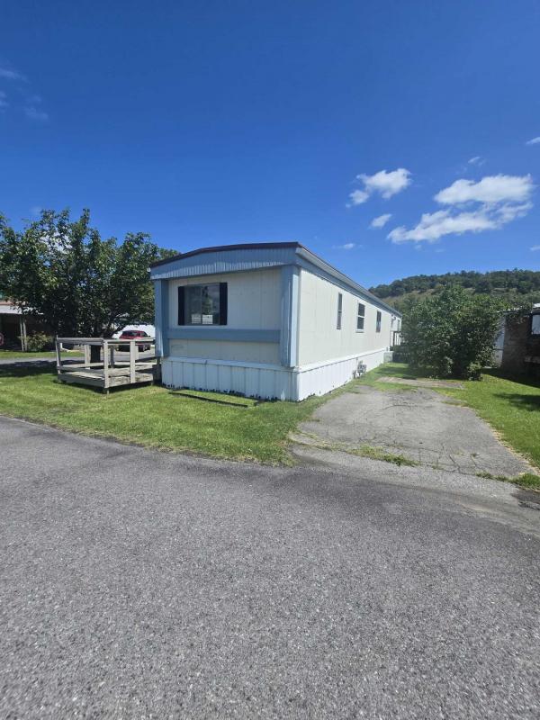 1978 Hillcrest  Home