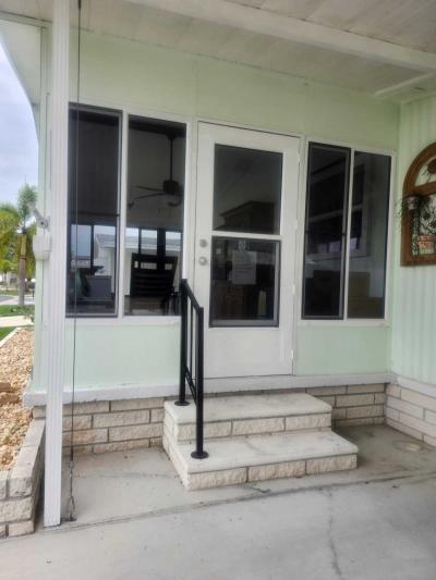 Photo 4 of 35 of home located at 355 Horizon Dr North Fort Myers, FL 33903