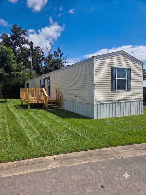 Photo 1 of 2 of home located at 291 Lee Dean Ct Nicholasville, KY 40356