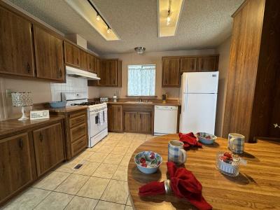 Photo 4 of 8 of home located at 10681 Oak St Spc 58 Los Alamitos, CA 90720