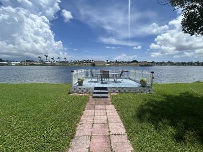Photo 3 of 8 of home located at 172 Wedgewood Court Melbourne, FL 32934