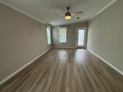 Photo 3 of 19 of home located at 909 Inagua Avenue Venice, FL 34285