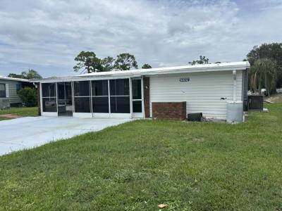 Photo 5 of 20 of home located at 10052 Mission Hills Ct North Fort Myers, FL 33903