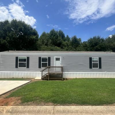 Photo 3 of 29 of home located at 255 Beaver Dam Circle Canon, GA 30520