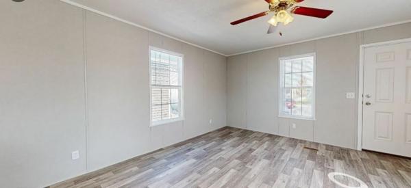 Photo 1 of 2 of home located at 3501 Ridgely Rd., Lot #72 Lot Fr72 Springfield, IL 62702