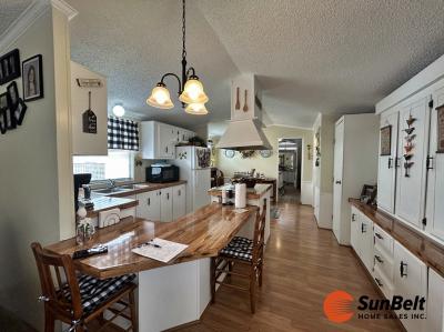 Photo 2 of 34 of home located at 4900 SE 102 Place Lot 99 Belleview, FL 34420