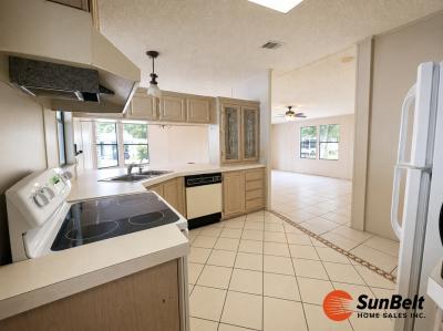 Photo 4 of 16 of home located at 600 White Chapel Road Winter Garden, FL 34787