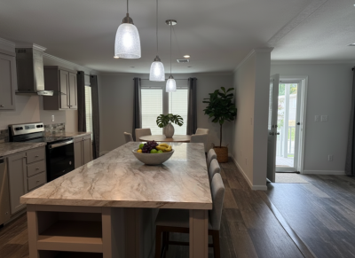 Photo 4 of 11 of home located at 9 Anita Court Sorrento, FL 32776