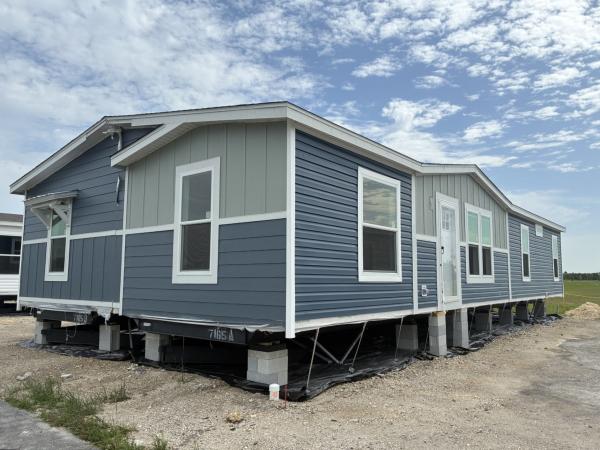 2027 Champion Home Builders, Inc. Mobile Home For Sale
