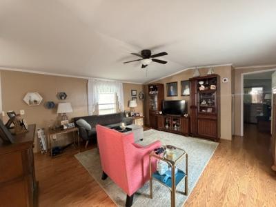 Photo 3 of 18 of home located at 104 Greendale Dr Saint Charles, MO 63301