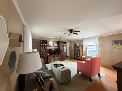 Photo 2 of 18 of home located at 104 Greendale Dr Saint Charles, MO 63301