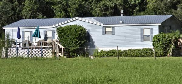 1999 Homes of Merit Mobile Home For Sale
