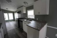 1999 Holly Park Manufactured Home