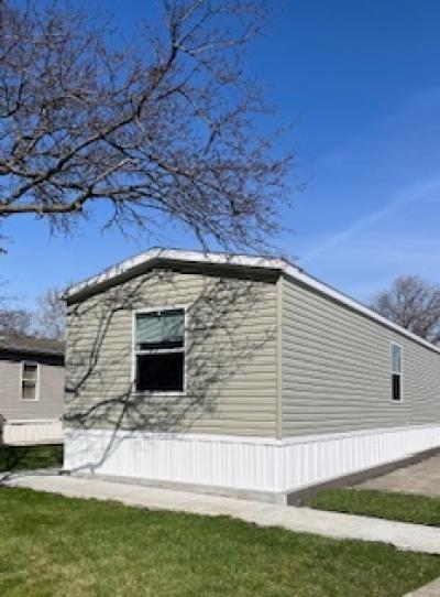 Photo 4 of 8 of home located at 6801 S. La Grange Rd. Unit E12A Hodgkins, IL 60525