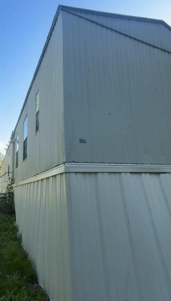 Photo 1 of 2 of home located at Fairview Estates 19 Fairgrounds Rd Vienna, IL 62995