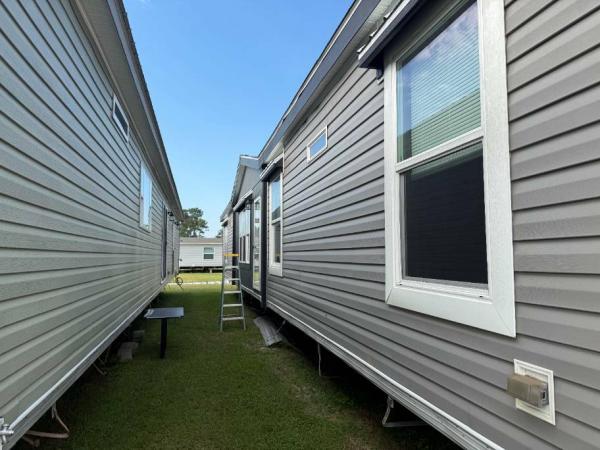 Photo 1 of 2 of home located at Highland Used Homes Llc 16726 Florida Blvd Baton Rouge, LA 70819