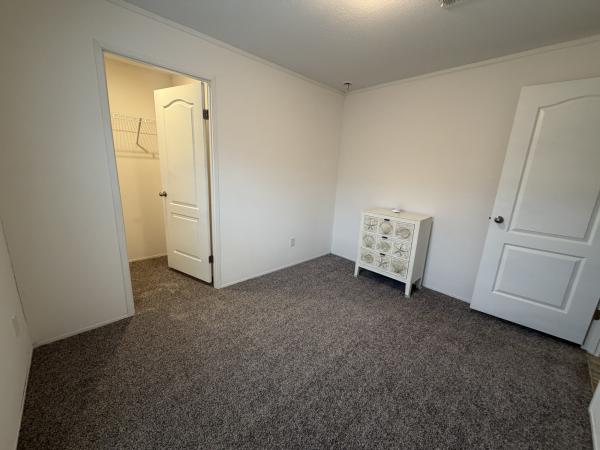 2022 Champion SIG3523B Mobile Home