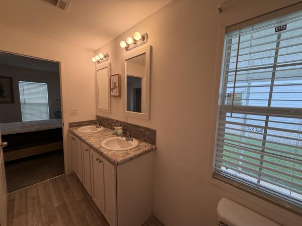 2022 Champion SIG3523B Mobile Home
