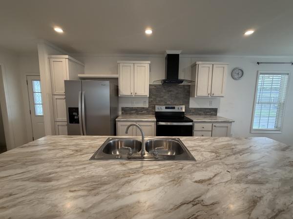 2022 Champion SIG3523B Mobile Home
