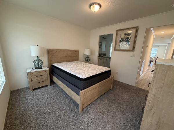 2022 Champion SIG3523B Mobile Home
