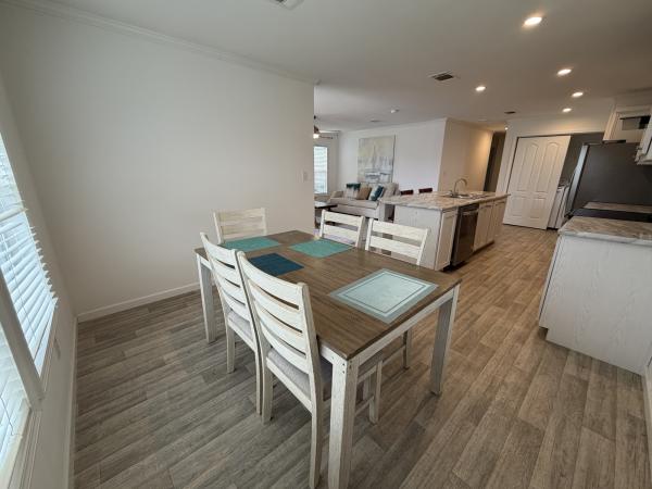 2022 Champion SIG3523B Mobile Home