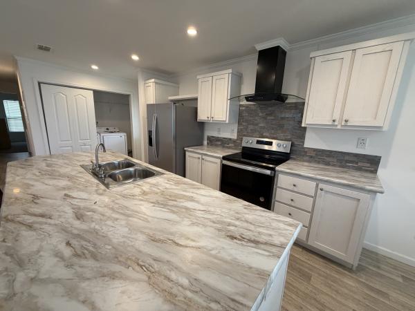 2022 Champion SIG3523B Mobile Home