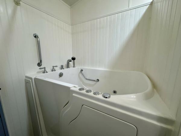 2004 LAMPLIGHTER LA223-2 Mobile Home