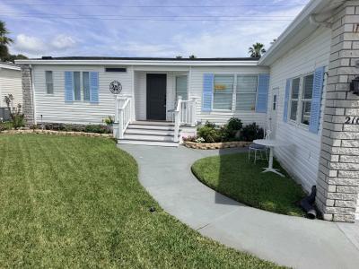 Photo 2 of 13 of home located at 216 Golf View Dr Auburndale, FL 33823