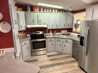Photo 3 of 13 of home located at 216 Golf View Dr Auburndale, FL 33823
