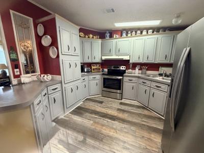 Photo 4 of 13 of home located at 216 Golf View Dr Auburndale, FL 33823