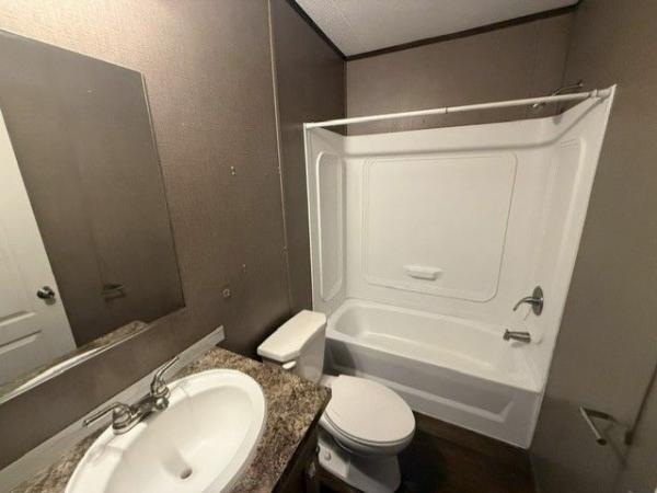 2016 CMH MANUFACTURING 31ANN16763AH17 Mobile Home