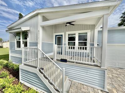Photo 4 of 22 of home located at 6211 Colfield Circle Lot 259 Sarasota, FL 34241