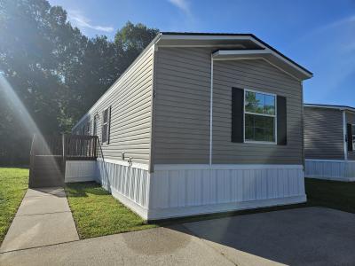 Photo 2 of 17 of home located at 79 Lynnwood Circle #145 Clarksville, TN 37040