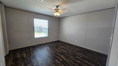 Photo 4 of 11 of home located at 130 Cirrus Circle #130Cir Pearland, TX 77581