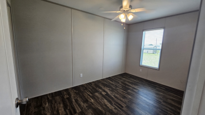 Photo 5 of 11 of home located at 130 Cirrus Circle #130Cir Pearland, TX 77581
