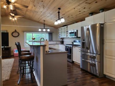 Photo 5 of 20 of home located at 227 Big Peninsula Rd Elgin, IL 60123